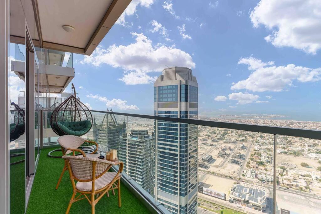 5 Stars Living Infinity Pool Burj Khalifa View Apartment Dubai
