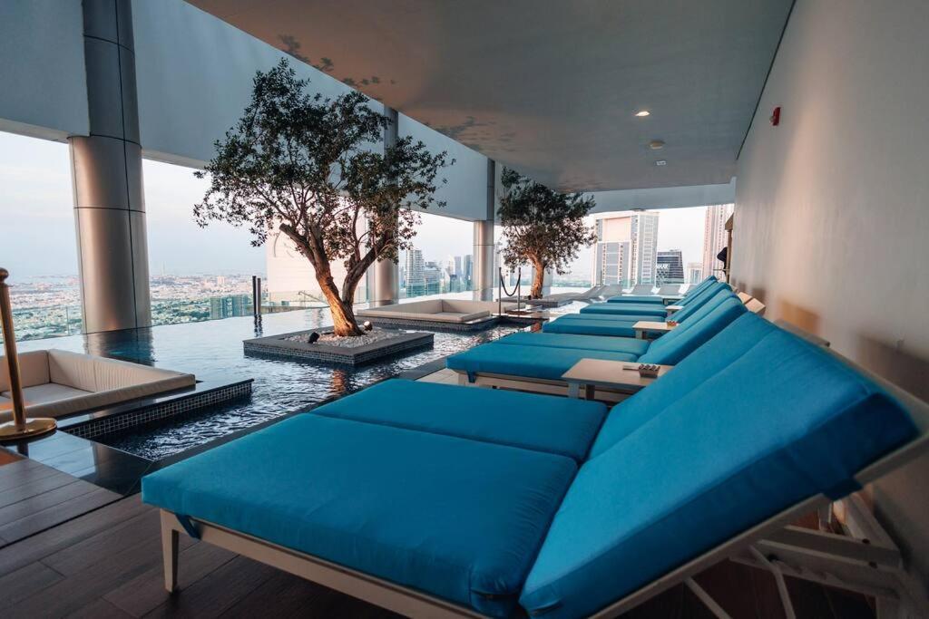 5 Stars Living Infinity Pool Burj Khalifa View Dubai